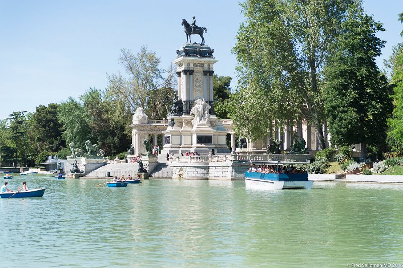 20160607_165551 D4S.jpg - Parque de Retiro, Madrid.  Monument to Alfonso XII